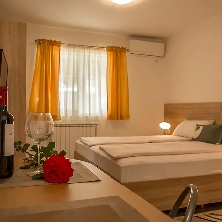 Mendula Apartment